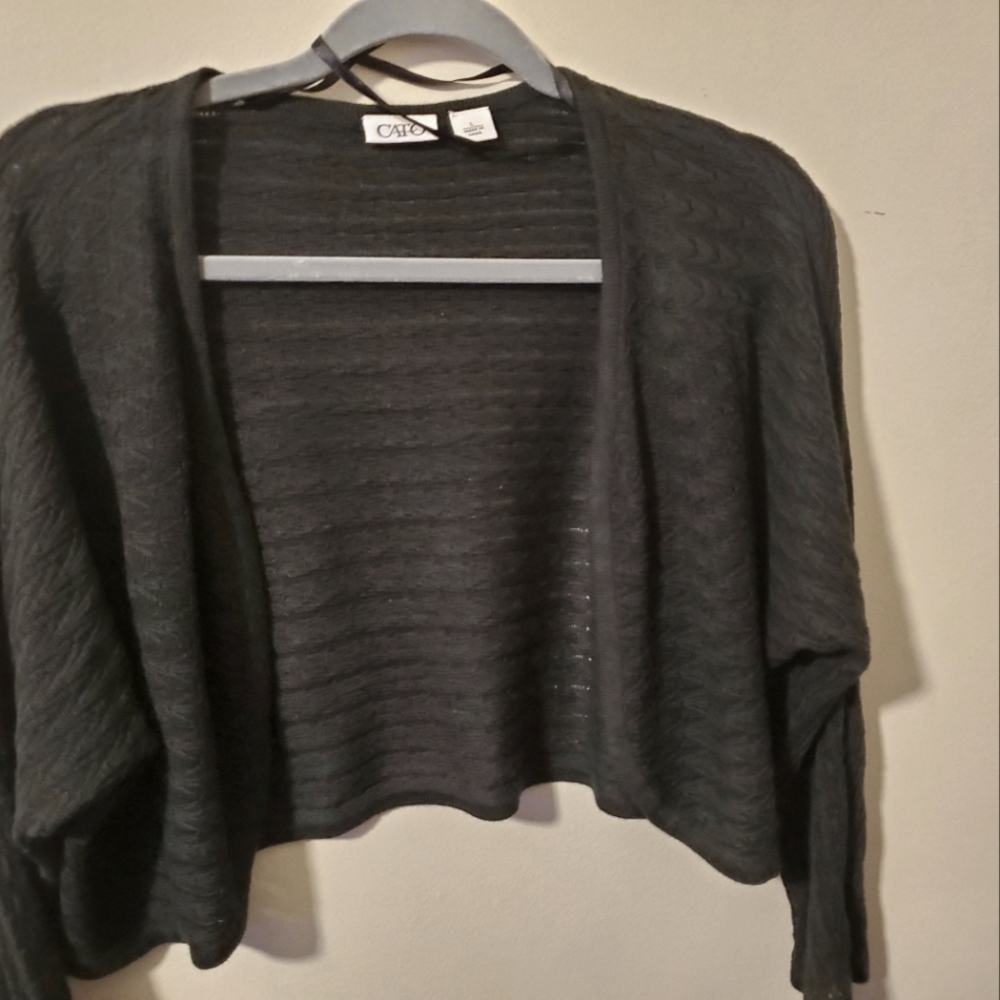 Black crop shaw